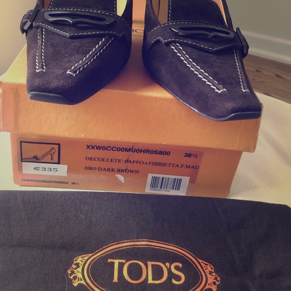 Suede Tod’s brown heel